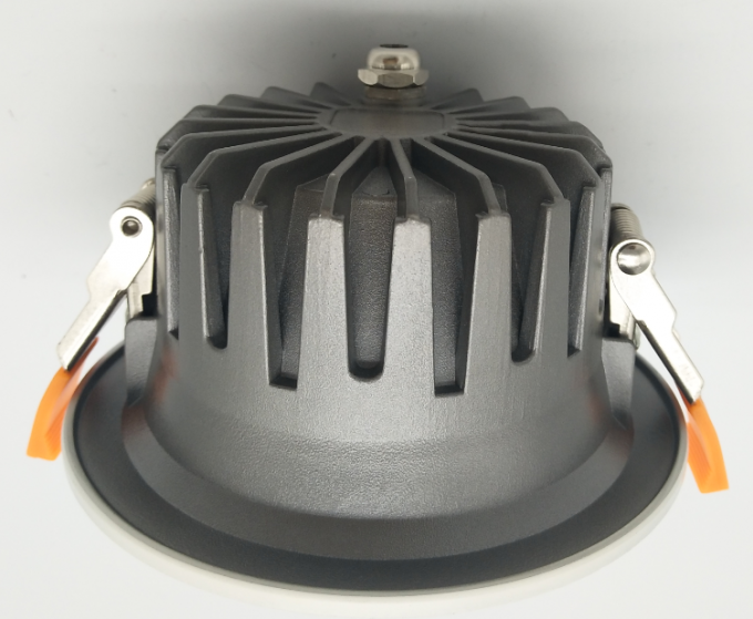 100V - corps anti-éblouissant de lampe d'alliage d'aluminium de 240V Dimmable LED Downlights fondé