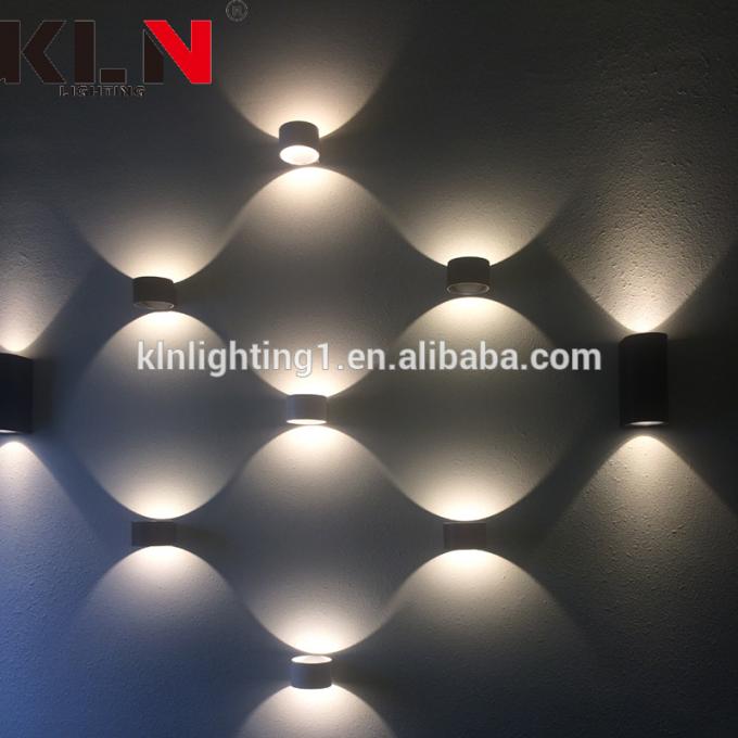 À travers la lampe de mur de l'ÉPI LED pour des lumières de mur de mur de dos d'art ou d'alliage d'aluminium d'hôtel de barre