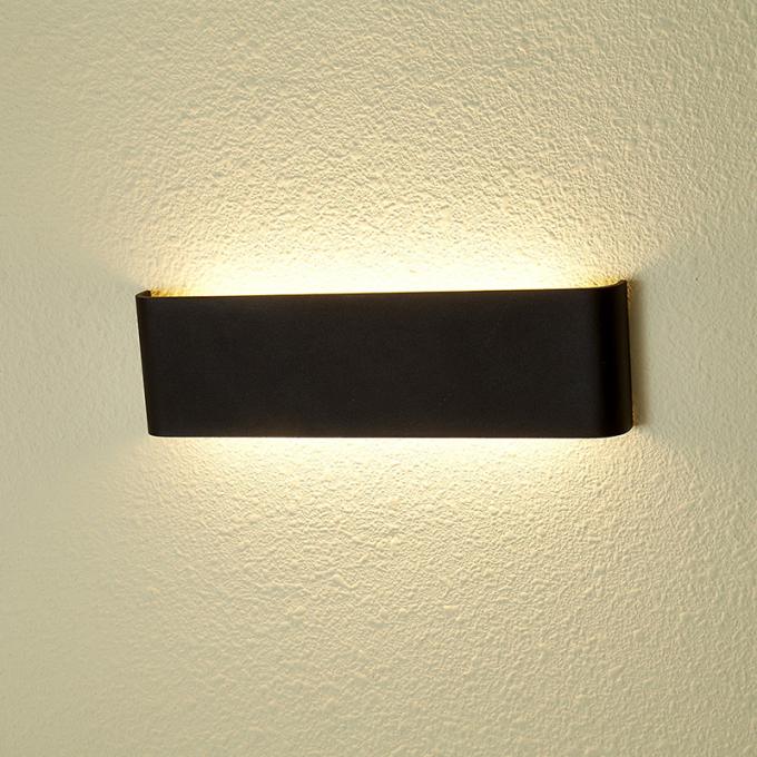 Décoratif noir ou blanc à travers la lumière de lampe de mur de LED moderne